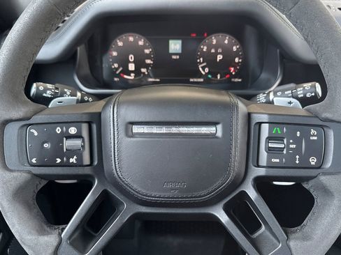 Used 2024 Land Rover Defender 110 V8 AWD/4WD image 34