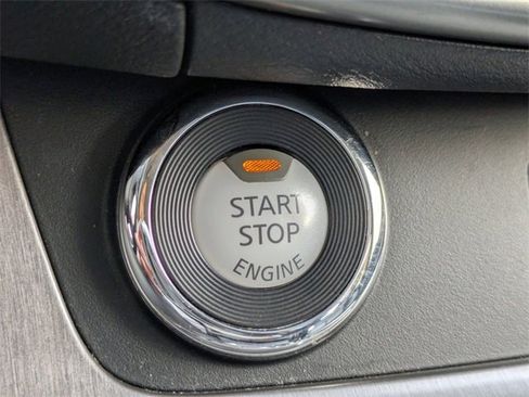 Used 2023 Nissan Murano SV image 32