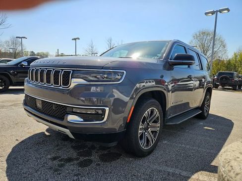 Used 2024 Jeep Wagoneer Series II image 3