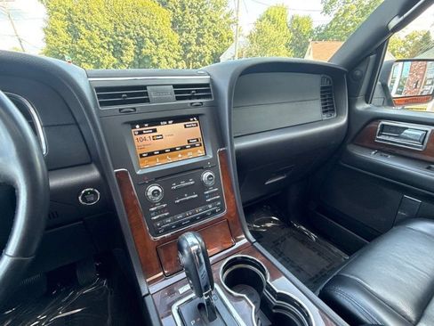 Used 2017 Lincoln Navigator L Select AWD/4WD image 25