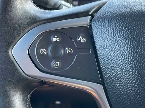 Used 2023 Chevrolet Traverse LT FWD image 25