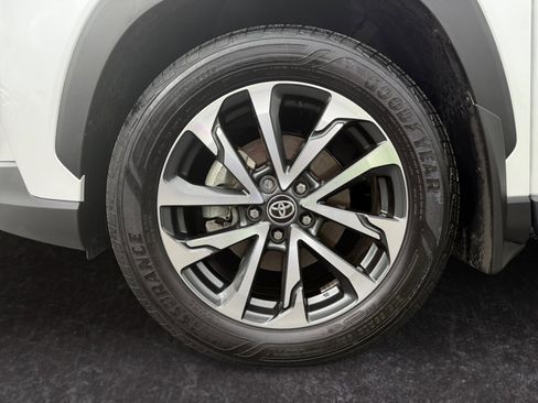 Used 2024 Toyota Corolla Cross XLE image 10