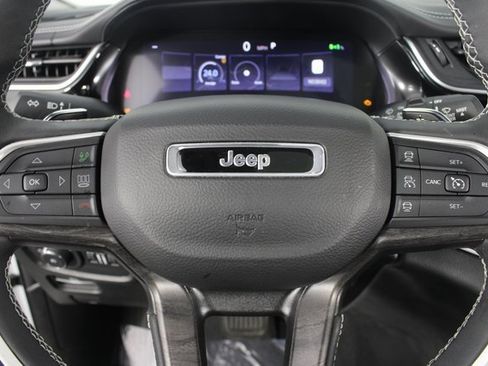 Used 2022 Jeep Grand Cherokee Limited 4xe image 13