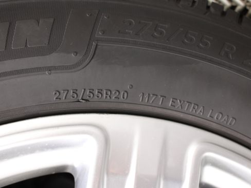 Used 2018 Ford Expedition XLT w/ Equipment Group 202A AWD/4WD image 40