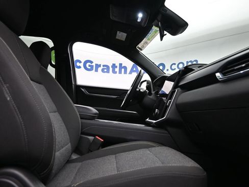 Used 2025 GMC Acadia Elevation image 7