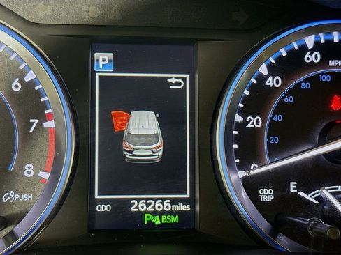 Used 2017 Toyota Highlander Limited image 12