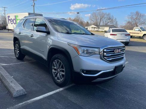 Used 2019 GMC Acadia SLE FWD image 4