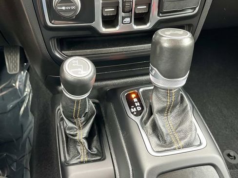 Used 2021 Jeep Wrangler Unlimited Sahara image 20