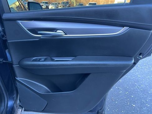 Used 2017 Cadillac XT5 Luxury w/ Driver Awareness Package image 13