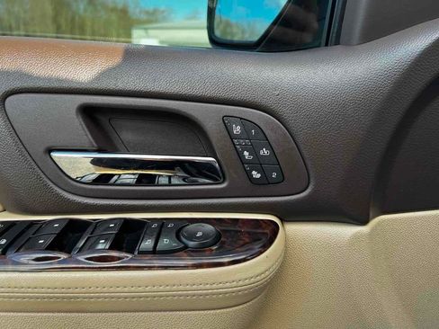 Used 2014 GMC Yukon Denali image 12