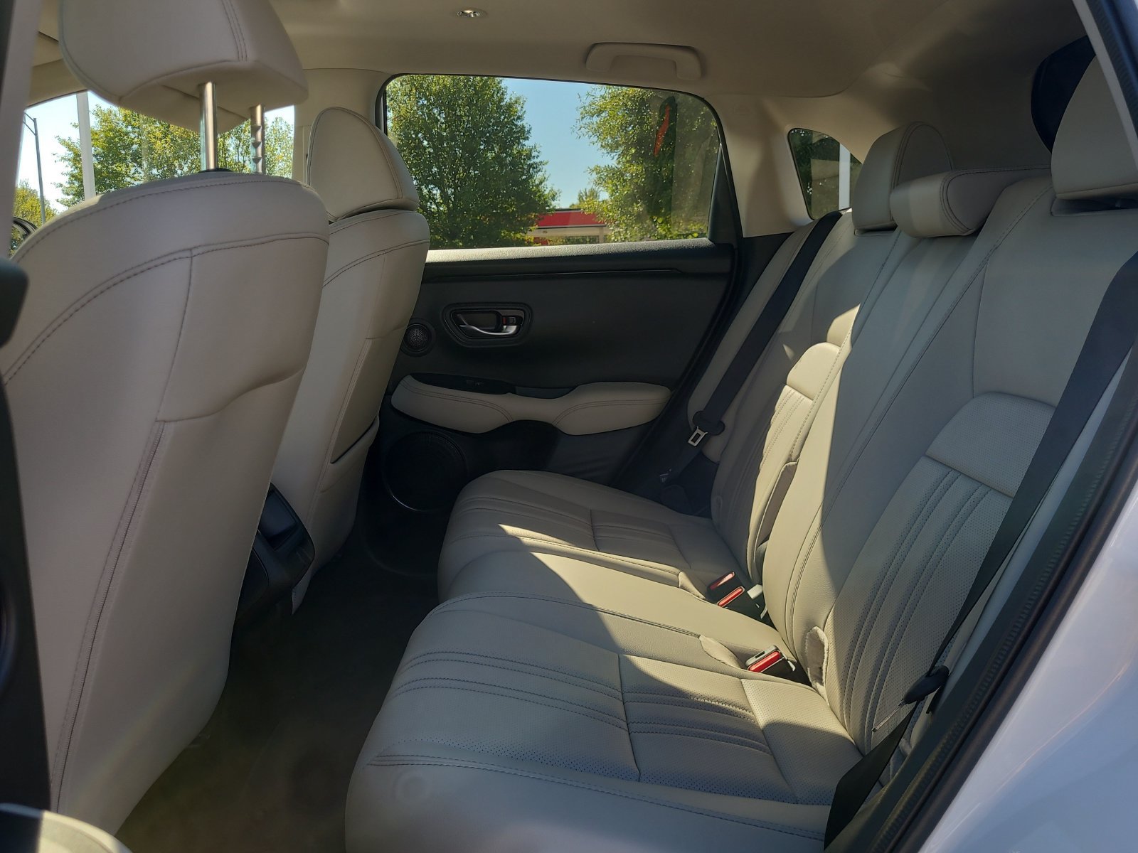 Used 2027 Honda HR-V EX-L image 13