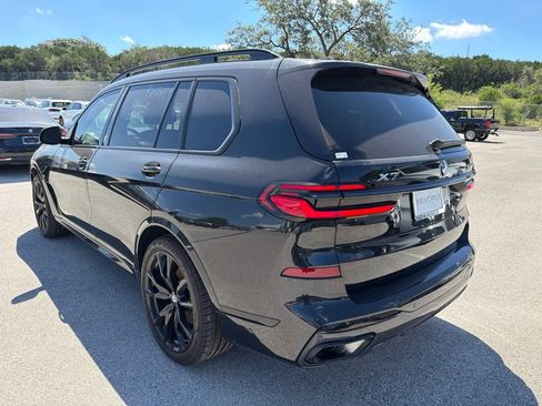Used 2026 BMW X7 xDrive40i w/ M Sport Package AWD/4WD image 3