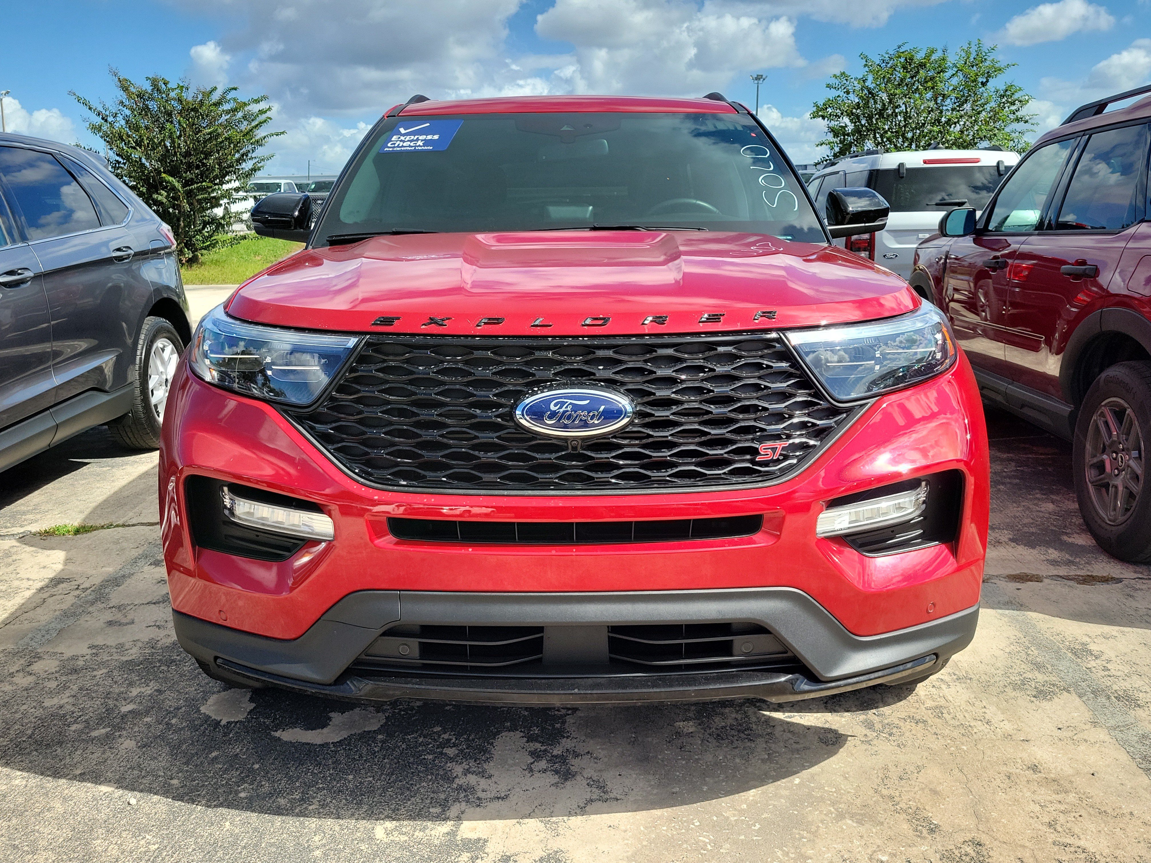 Used 2023 Ford Explorer ST w/ Equipment Group 401A AWD/4WD image 2