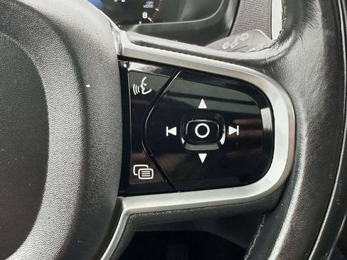 Used 2018 Volvo XC90 T6 Momentum w/ Convenience Package AWD/4WD image 31