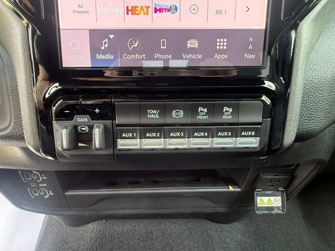 Used 2025 RAM 2500 Tradesman w/ Safety Group AWD/4WD image 25