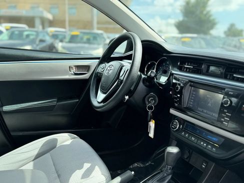 Used 2014 Toyota Corolla LE FWD image 28