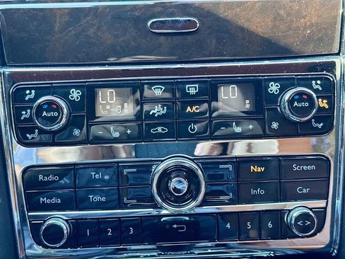 Used 2011 Bentley Mulsanne RWD image 17