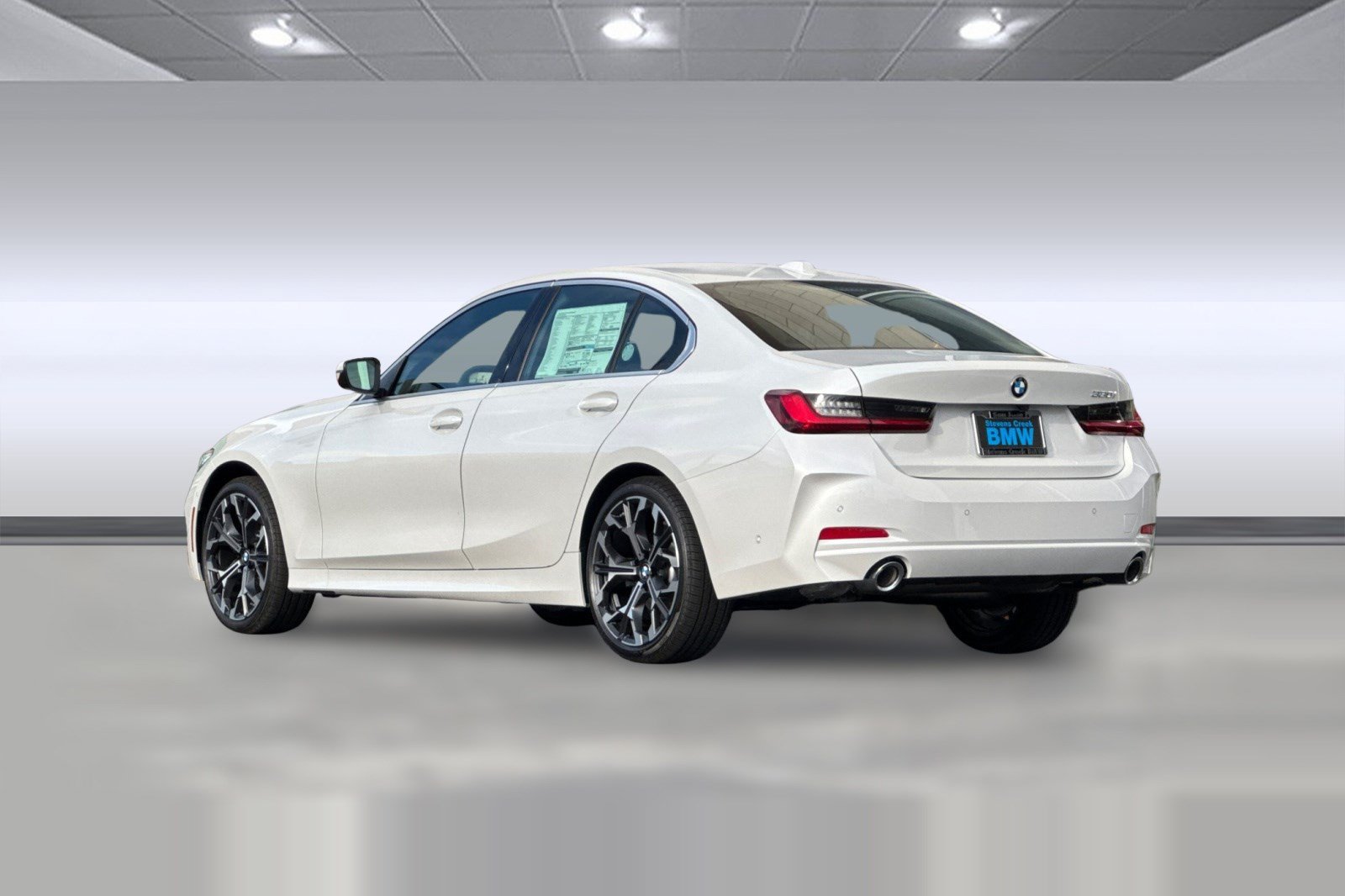 Used 2026 BMW 330i Sedan w/ Premium Package RWD image 3
