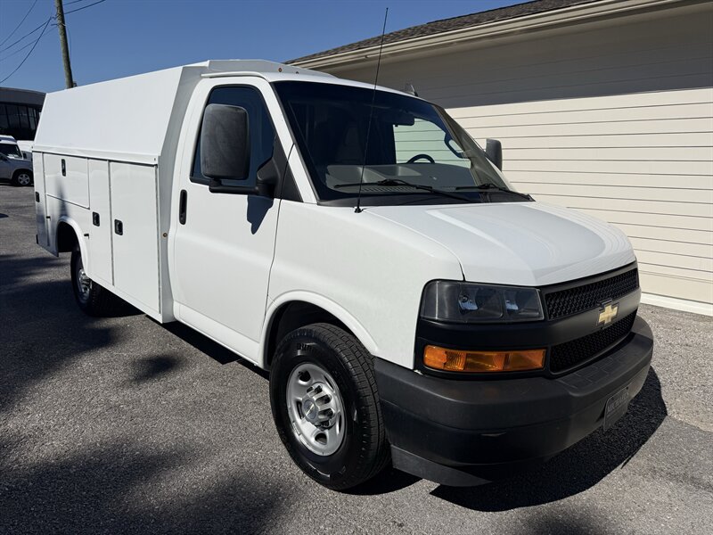 Used 2021 Chevrolet Express 3500 w/ Power Convenience Package RWD image 30
