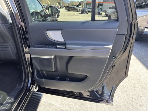 Used 2025 Ford Expedition Max Active AWD/4WD image 15