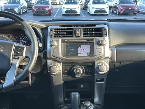 Used 2018 Toyota 4Runner SR5 Premium image 30