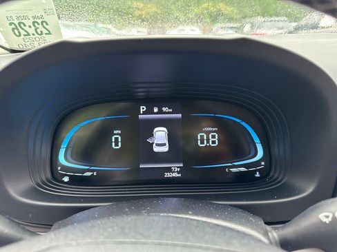 Used 2023 Hyundai Venue SEL FWD image 15
