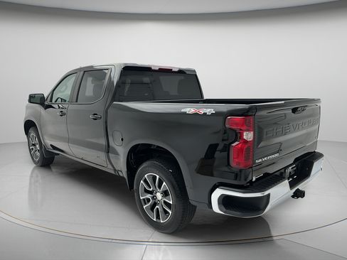 Used 2024 Chevrolet Silverado 1500 LT AWD/4WD image 7