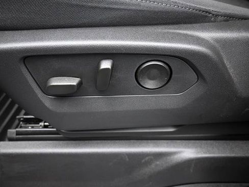 Used 2025 Chevrolet Silverado 2500 Custom w/ Custom Value Package image 7