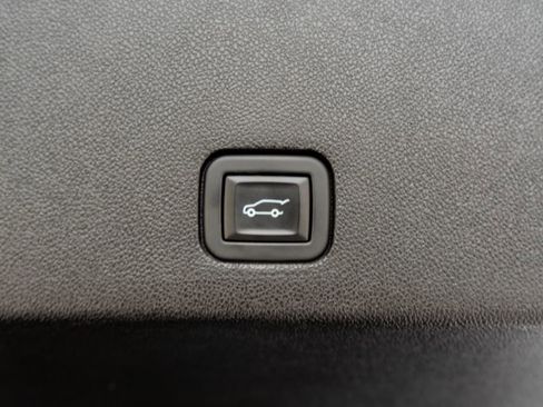 Used 2024 Cadillac XT6 Sport w/ Technology Package AWD/4WD image 37