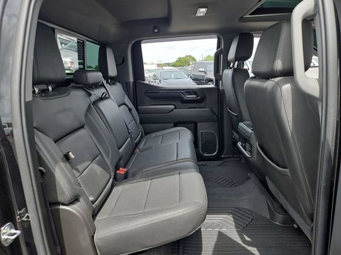 Used 2022 Chevrolet Silverado 1500 RST AWD/4WD image 28