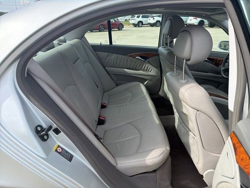 Used 2007 Mercedes-Benz E 350 Sedan image 13