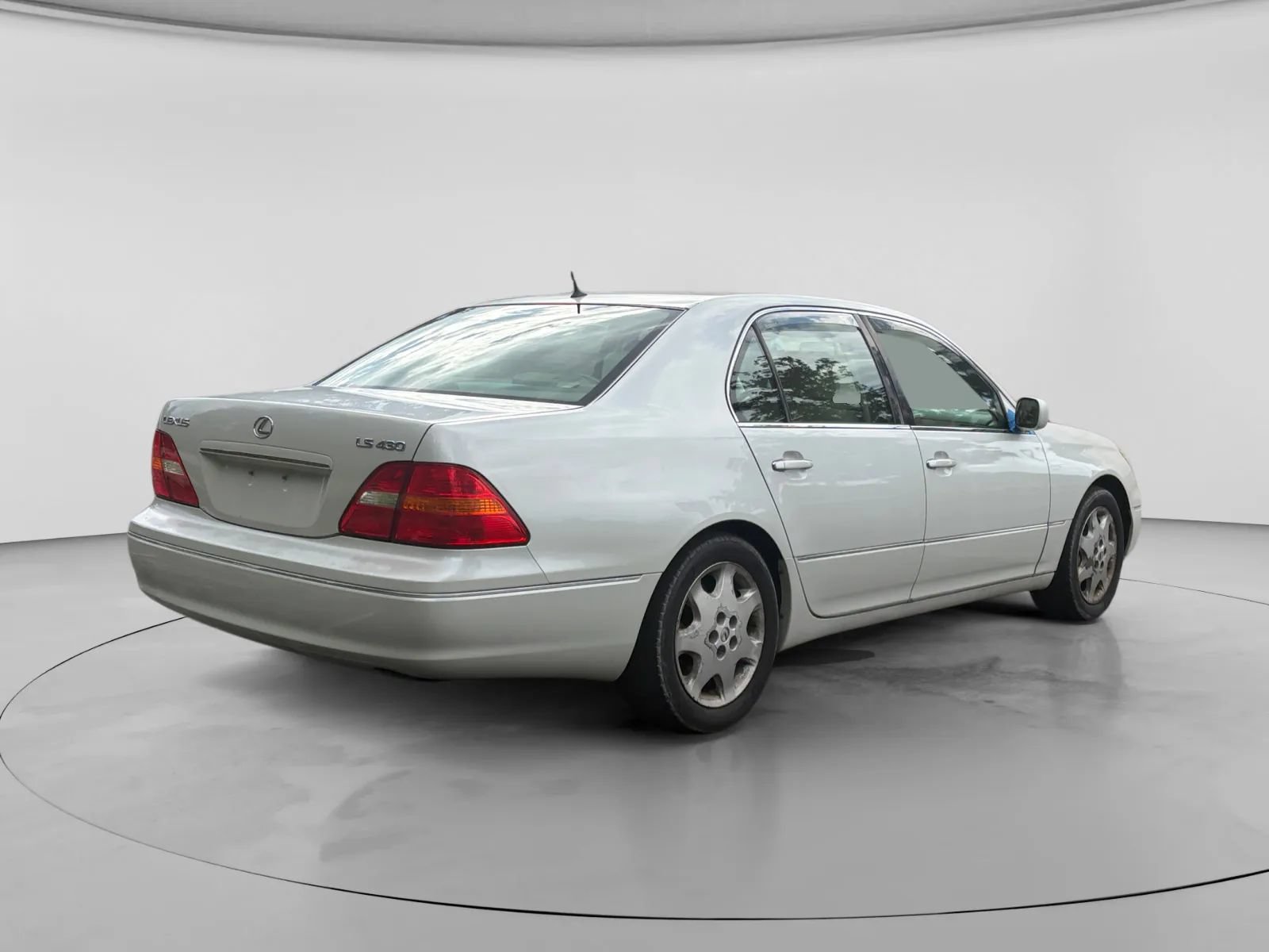 Used 2003 Lexus LS 430 RWD image 5