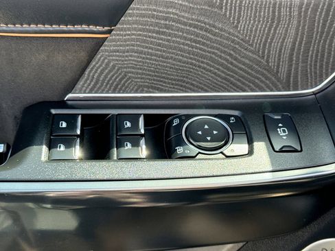 Used 2023 Ford F250 Platinum AWD/4WD image 20
