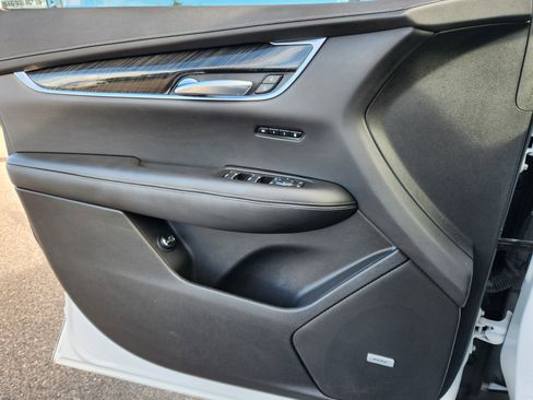 Used 2020 Cadillac XT6 Premium Luxury image 6