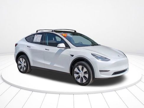 Used 2021 Tesla Model Y Long Range AWD/4WD image 2