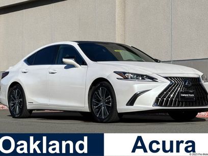 Used 2022 Lexus ES 300h w/ Premium Package