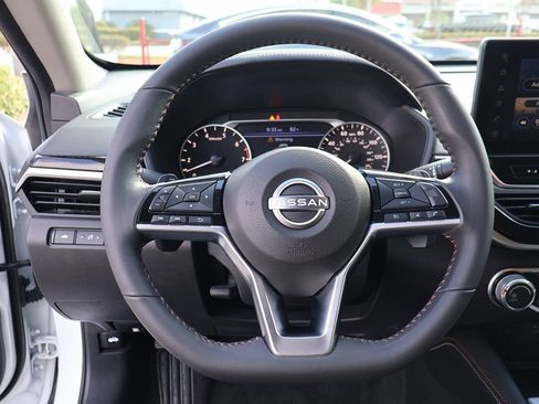 Used 2024 Nissan Altima 2.5 SR w/ SR Premium Package image 39