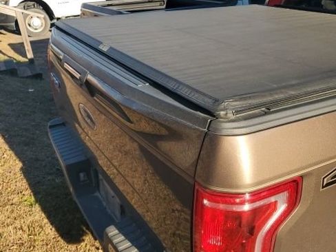 Used 2015 Ford F150 XLT w/ Equipment Group 302A Luxury image 6