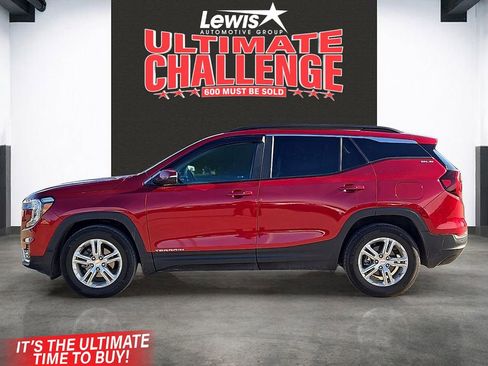Used 2023 GMC Terrain SLE w/ Driver Convenience Package image 2