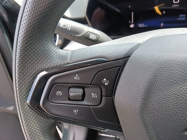 Used 2025 Chevrolet Trax LT FWD image 18