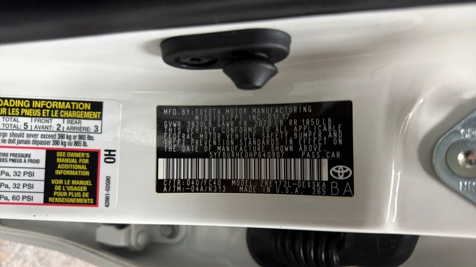 Used 2017 Toyota Corolla SE w/ SE Premium Package FWD image 25