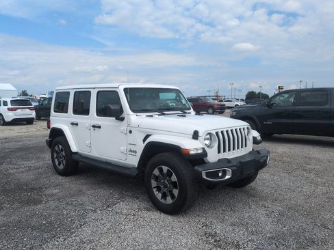 Used 2023 Jeep Wrangler Unlimited Sahara w/ Cold Weather Group AWD/4WD image 3