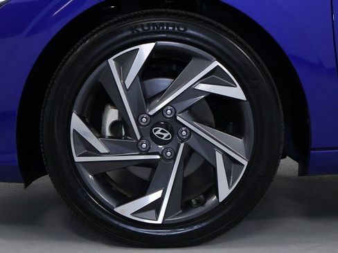 Used 2024 Hyundai Elantra Limited image 33