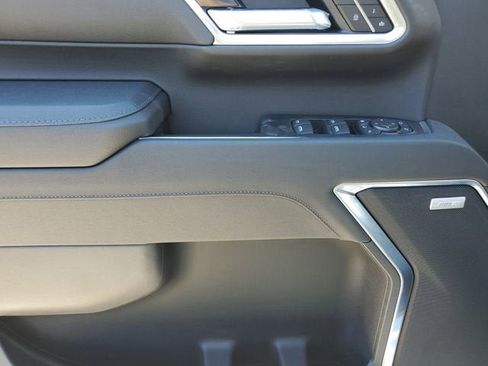 New 2025 GMC Sierra 2500 SLT w/ SLT Premium Package image 19