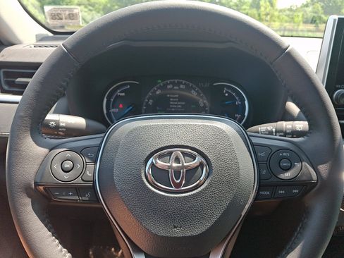 Used 2023 Toyota RAV4 XLE AWD/4WD image 20