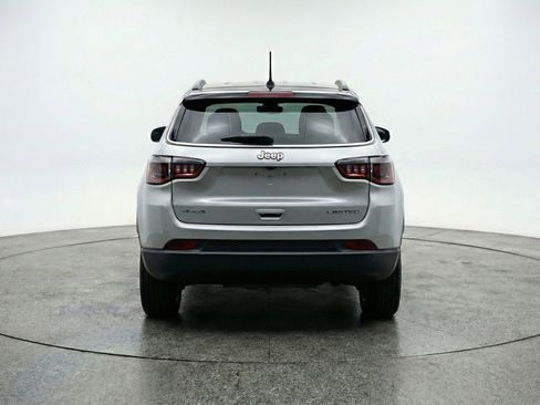 Used 2025 Jeep Compass Limited AWD/4WD image 7