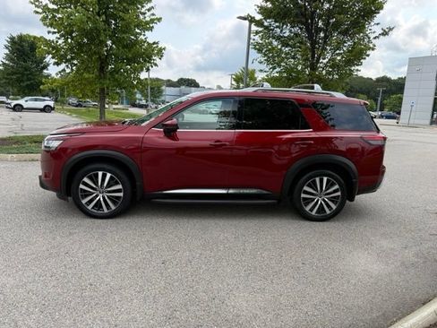 Used 2022 Nissan Pathfinder Platinum w/ Lighting Package (N93) AWD/4WD image 8