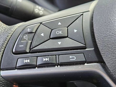 Used 2023 Nissan Kicks SR w/ SR Premium Package image 13