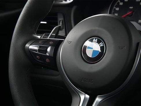 Used 2020 BMW M4 CS w/ Executive Package image 18