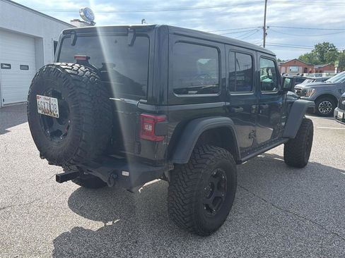 Used 2019 Jeep Wrangler Unlimited Sahara AWD/4WD image 10